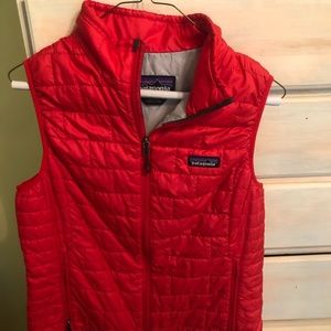 Patagonia women’s vest!